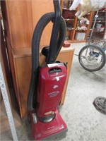 Dirt Devil "Featherlite" Vacuum Cleaner