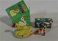 Tin windup gosling & bird