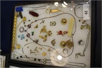SELECTION OF MISC JEWELRY