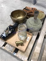 Vase, bull dog, decorative items