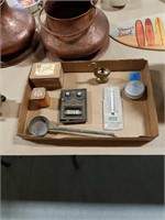 Flat of miscellaneous items, including brass