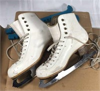 Ladies ice skates