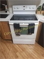 30" Smooth Top Electric Stove Clean