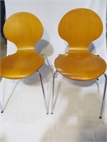 Modern Chairs 2 X $$