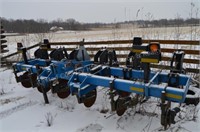 Case IH 2500 B 6 shank 3-point ripper