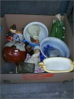 Box of cookie jar figurines excetera