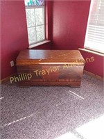 Lane Cedar Chest with Tray