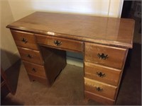 Maple Student Desk