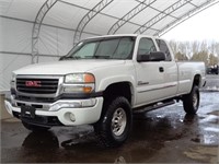 2004 GMC Sierra SLE 2500 HD Extra Cab Pickup