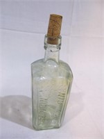 Gordon Dry Gin Bottle