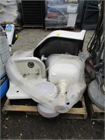 Pallet of sinks