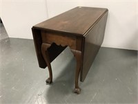 Antique gate leg table