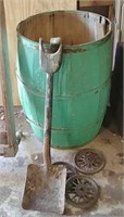 Wooden barrel with 3 wheels & shovel