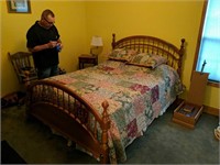 Oak Queen-size Bed With Bedding