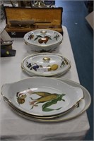 Royal Worcester oven /table. 5 serving