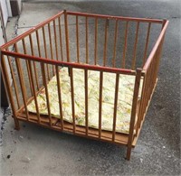 Wood vintage Playpen