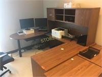 "U" Shaped Office Desk - 5' x 90"