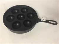 Griswold No. 32 Muffin Pan - 14" Long