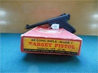 Ruger Mark 1 Target Pistol 22 Auto w/ extra Magazi