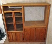 Early Solid Oak and Veneer Media Center