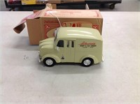 ERTL Collectibles 1950 Schwans Divco Delivery