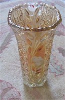 Glass floral design flower vase. Measures: 10"