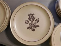 Pfaltzgraff dinner plates, set of four