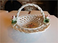 Capodimonte basket weave rose bud basket with