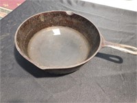 Cast iron Frying pan   #7 - 10" - made in USA