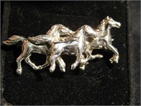 3 Running Horses - Silver colored pin   1.75"