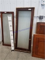 Built- in unit with glass door
