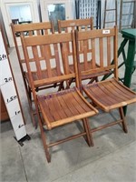 Set of 4 folding wood chairs