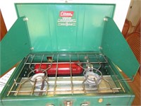 Vintage 413G Coleman gas portable camping stove