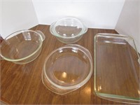 Pyrex baking dish selection