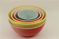 FIVE PYREX GRADUATED MIXING BOWLS