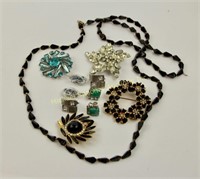 ASSORTED COSTUME JEWELLERY