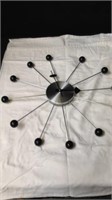 19" round wall clock nice condition