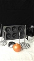 Wilton baking pan with paper towel racks and