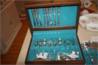 8 Place Setting Rogers Flatware in Case