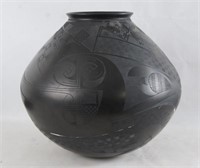 Quar Quezada Casa Grande blackware pot