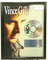 AUTOGRAPHED VINCE GILL PHOTOGRAPH