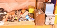 Large tool lot: saws, hand tools, measurers,