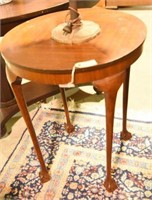 Mahogany round ball in claw foot lamp table