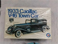 1933 Cadillac V16 town car model kit