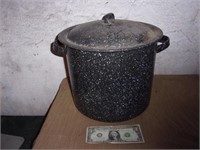 Large Enamel pot with lid