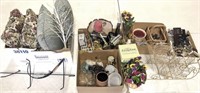 Lot of assorted decorative items