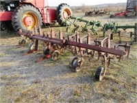 IH 4-Row 2-Point Fast Hitch Cultivator 1721