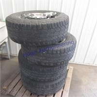 Cooper Discovery A/T tires 265/70R17