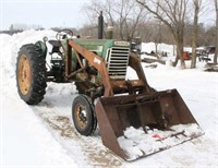 Oliver 770 Gas Tractor