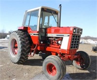 1977 IH 1086 Diesel Tractor